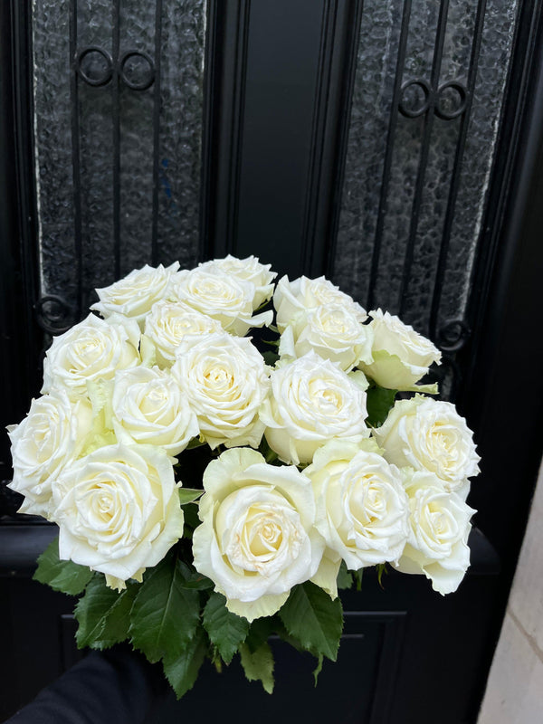 Bouquet Mes Roses Blanches - Rouge pivoine Fleuriste Caen